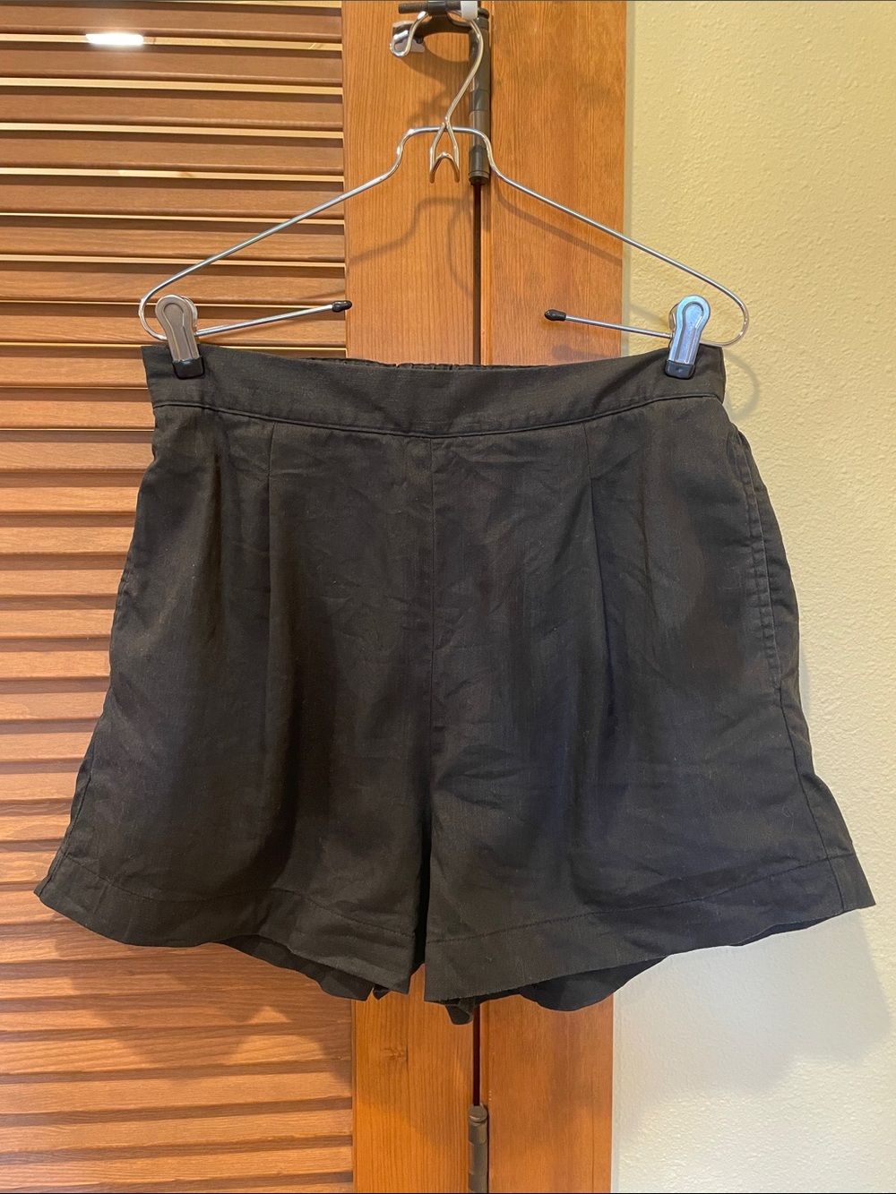 Madewell “Clean Pull On” Pleated Linen-Blend Shorts - Women’s, size M